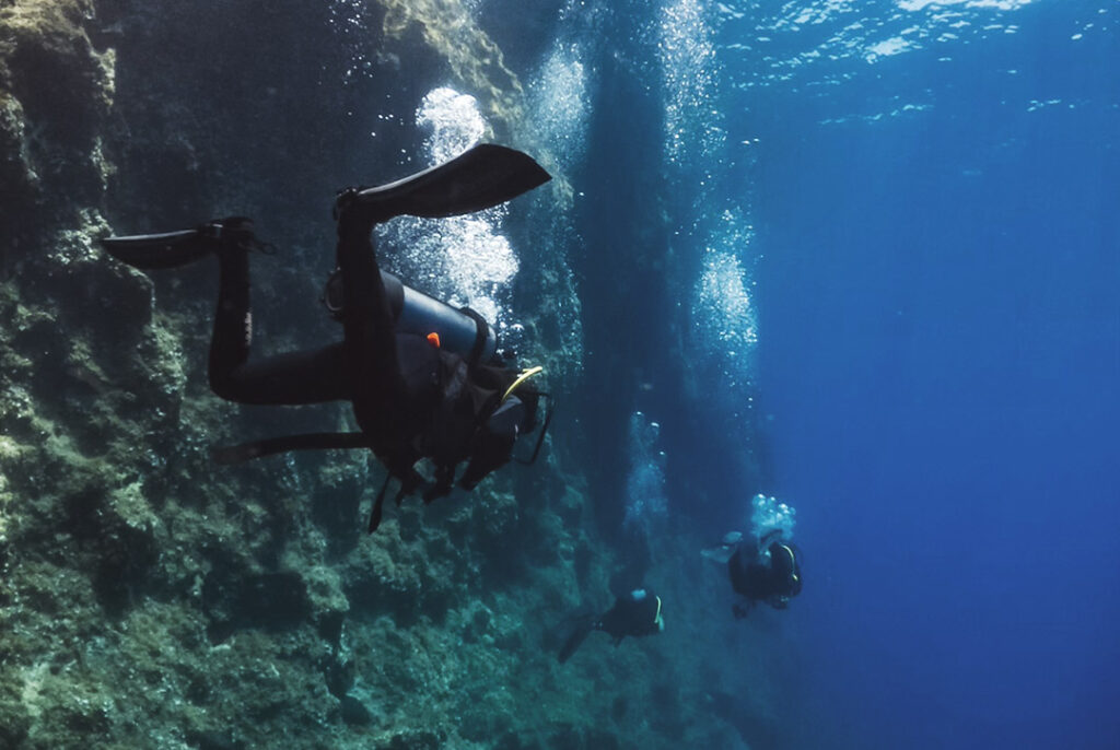 SCUBA DIVING & SNORKELLING - H2O - Diving Nomads